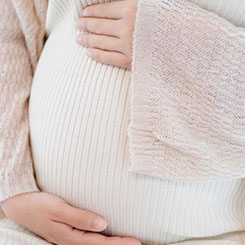 为了把团🐚💷队的 lo✉go 摆到👨‍🏫海报上，🤭🐃我们就地🎴🍦